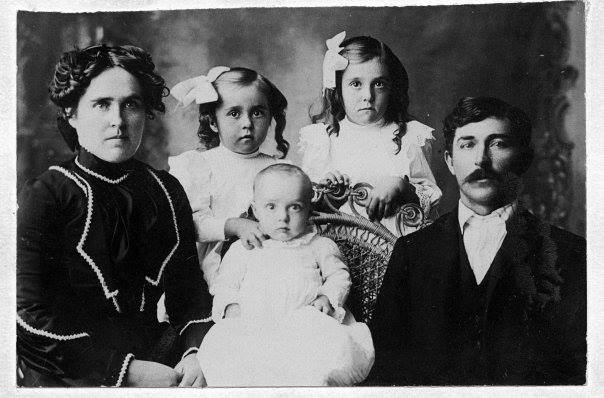 Lady: Ida Victoria (Hemphill) Bagwell
Baby in Front Row: Lawrence T. Bagwell
Gentleman: Elmer Tyson Bagwell
Girls (Left to Right): Minnie Marietta Bagwell, Clara Bagwell
Circa 1907, Texas
Photograph courtesy of Denise Lee