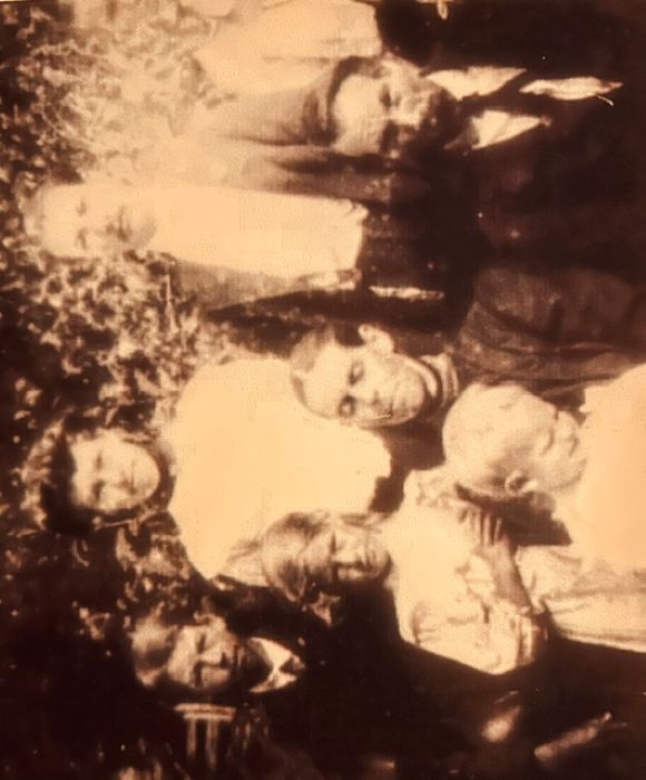 James Henry Bagwell and Rebecca Jane (Reid) Bagwell (Far Right, First Row) with Family
Circa Unknown
Photograph courtesy of Ronnie Wayne Bagwell